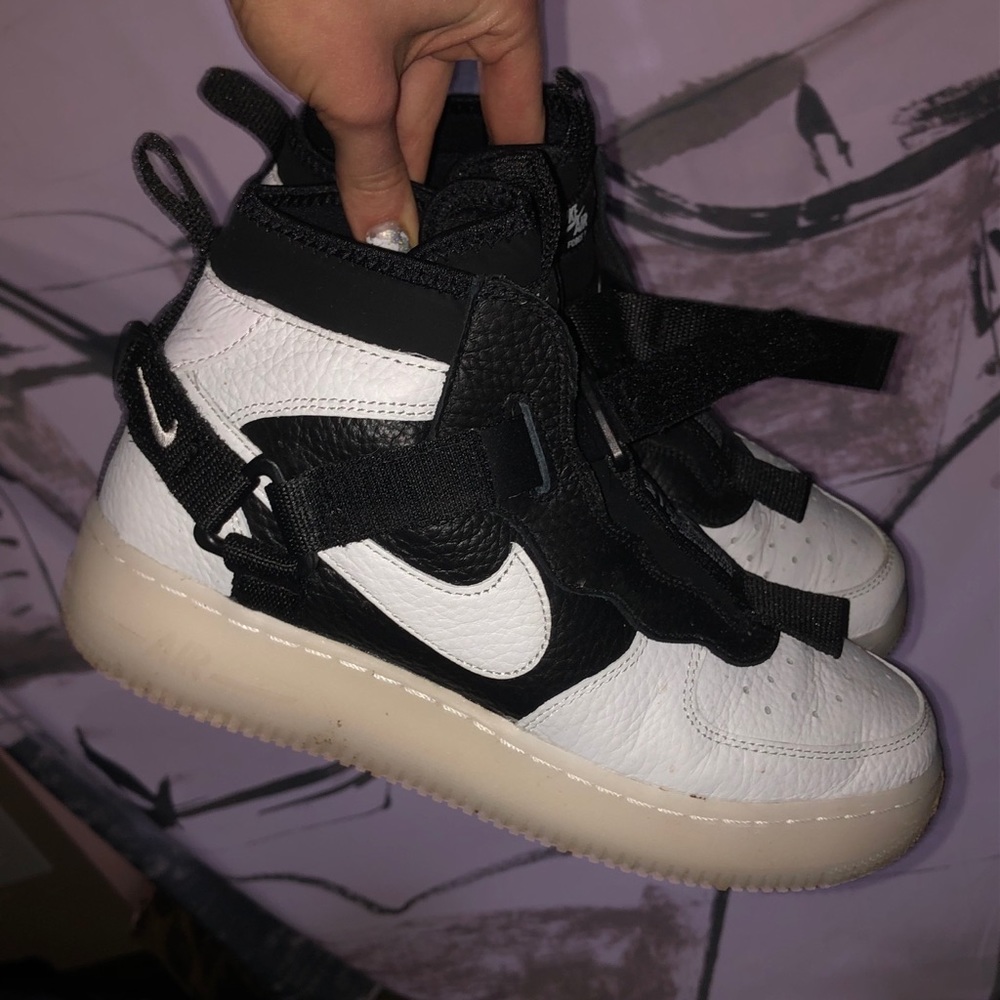 NIKE AF1 Air Force 1 Utility Mid